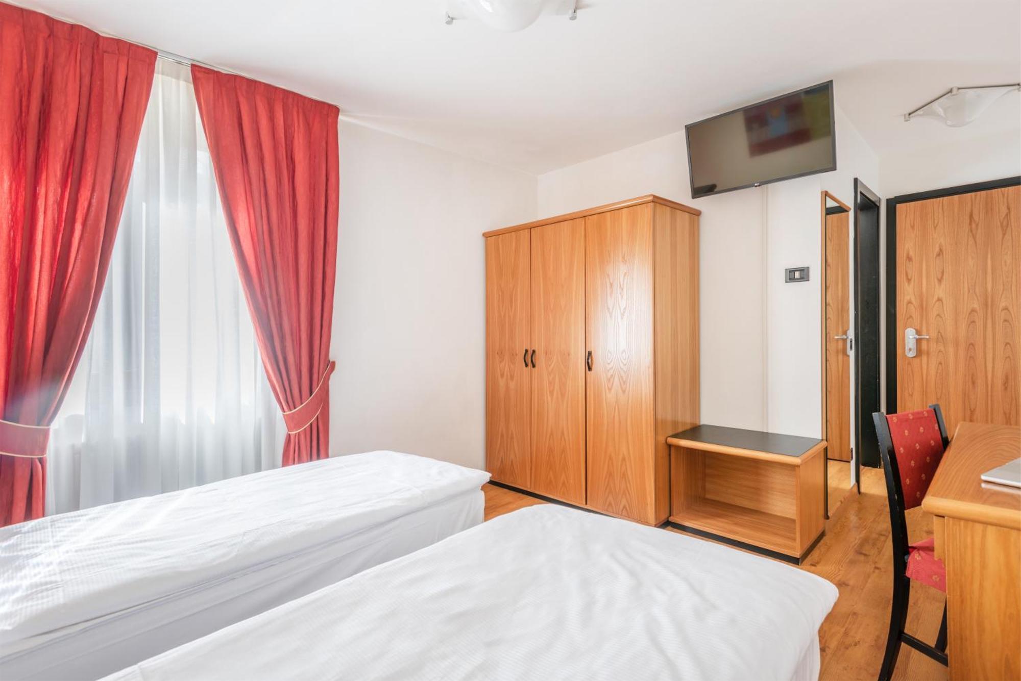 Hotel Alpina Madonna Esterno foto