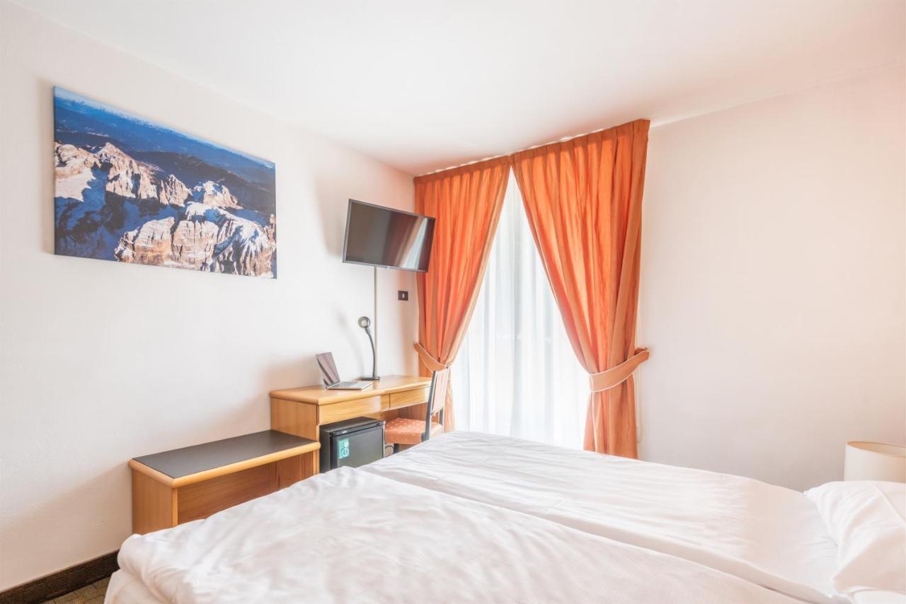 Hotel Alpina Madonna Esterno foto