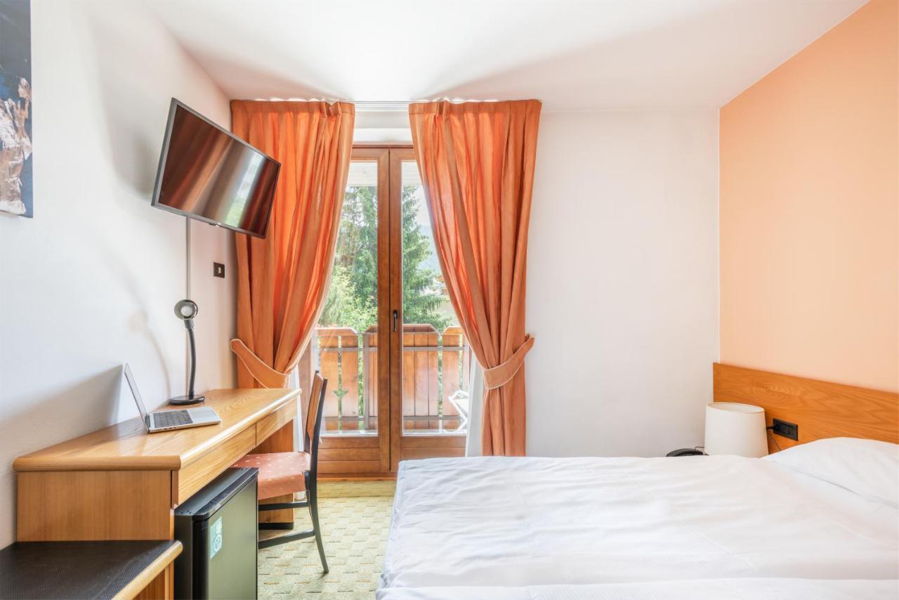 Hotel Alpina Madonna Esterno foto