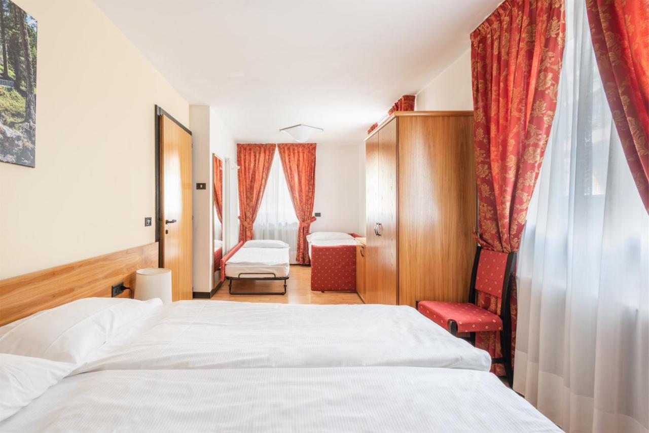 Hotel Alpina Madonna Esterno foto