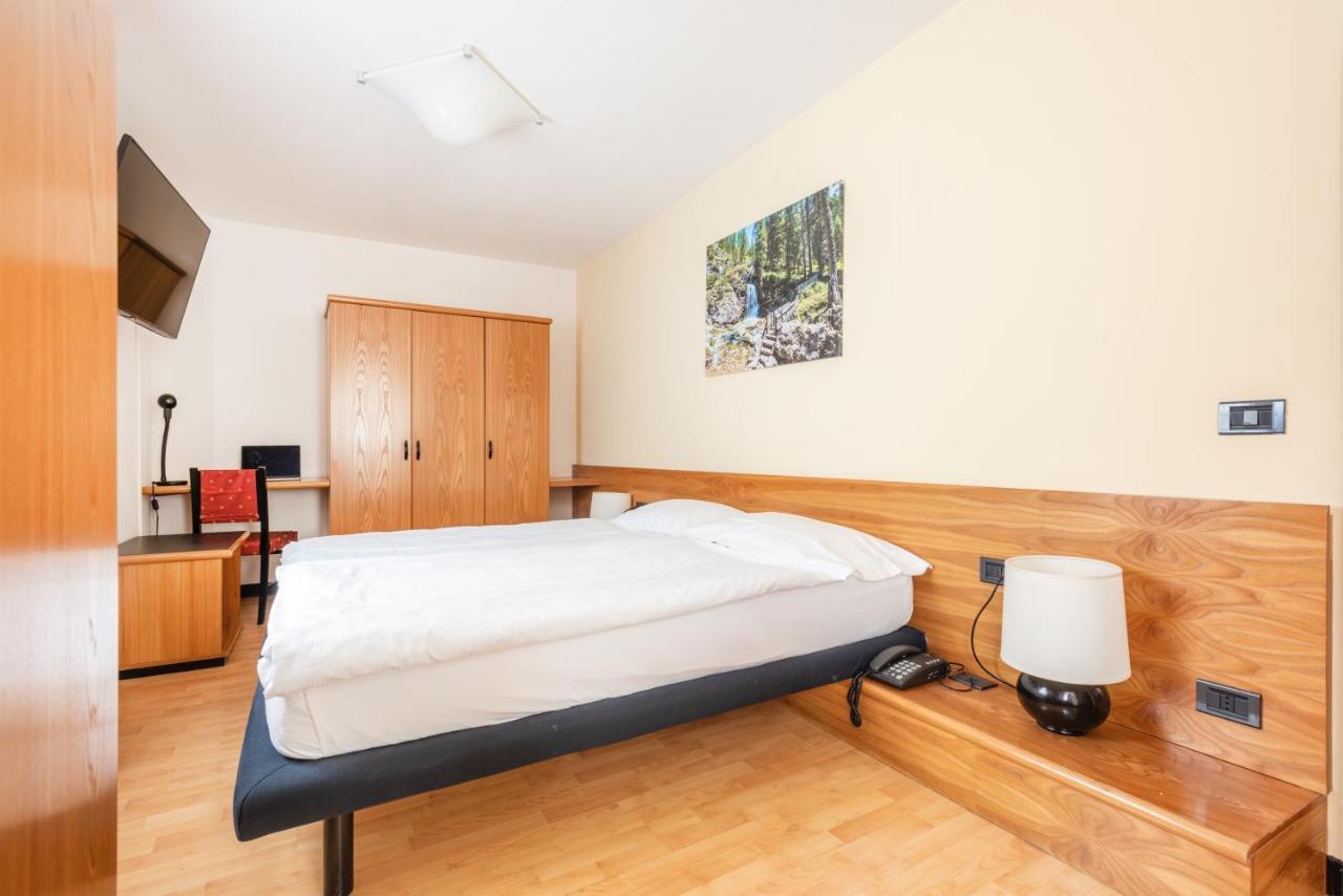 Hotel Alpina Madonna Esterno foto