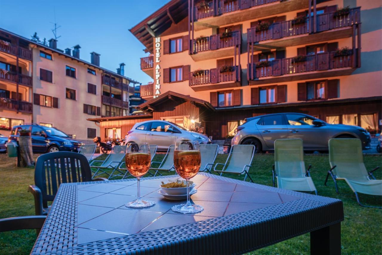 Hotel Alpina Madonna Esterno foto