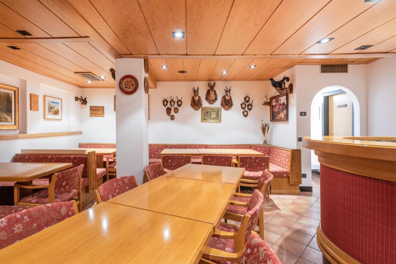 Hotel Alpina Madonna Esterno foto